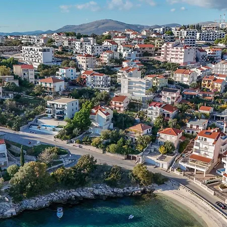 Mladenka Τρογκίρ