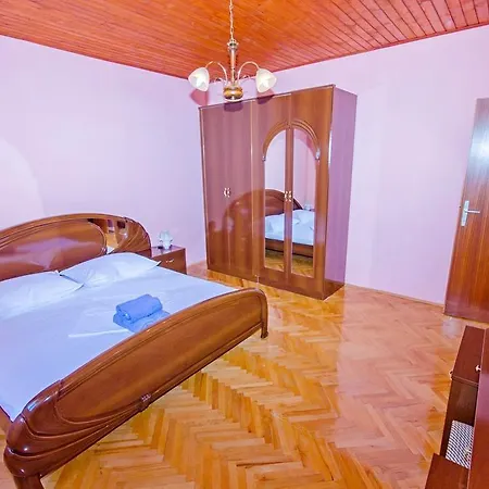 Apartment Mladenka
