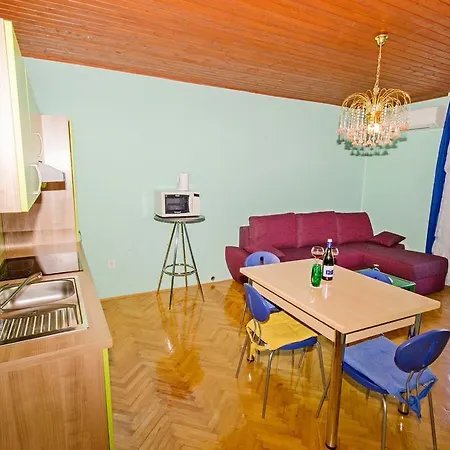 Apartment Mladenka *